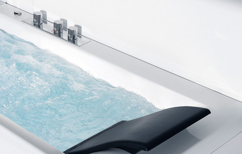 Happening Series Bathtub