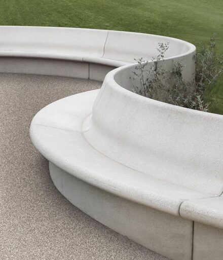 Banco de diseño convexo, Banco Modular Escofet.