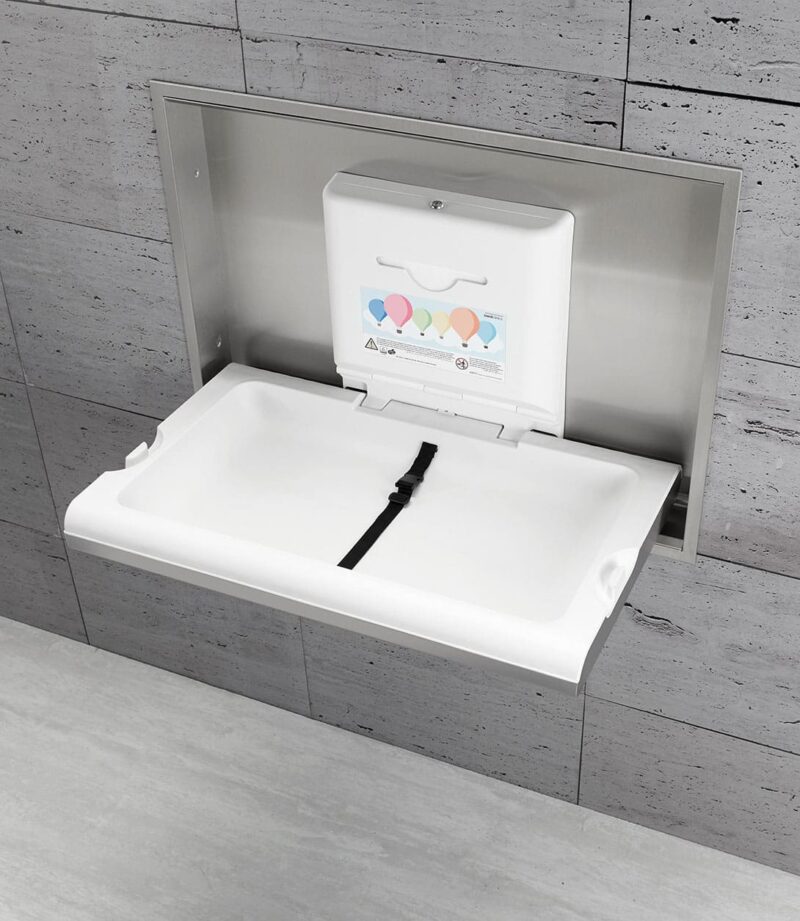 Cambiador plegable con diseño ergonómico.