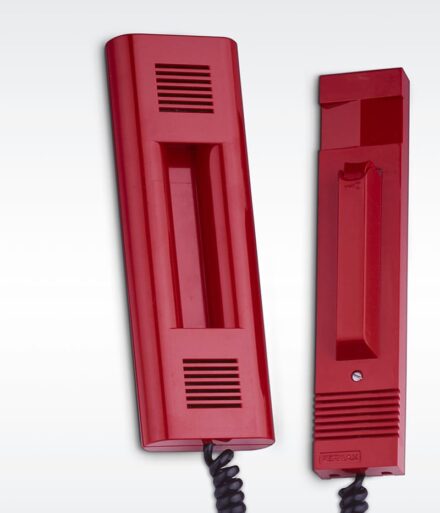 Teléfono mural Fermax, tecnología y diseño.