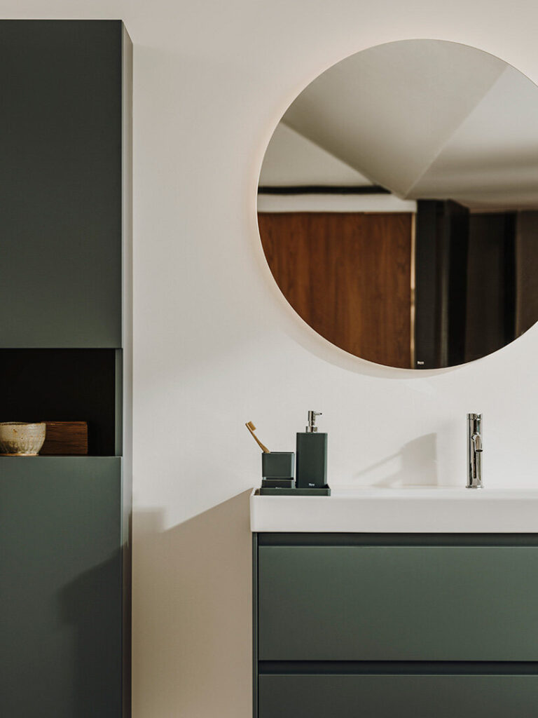 Diseño baño acabados moderno