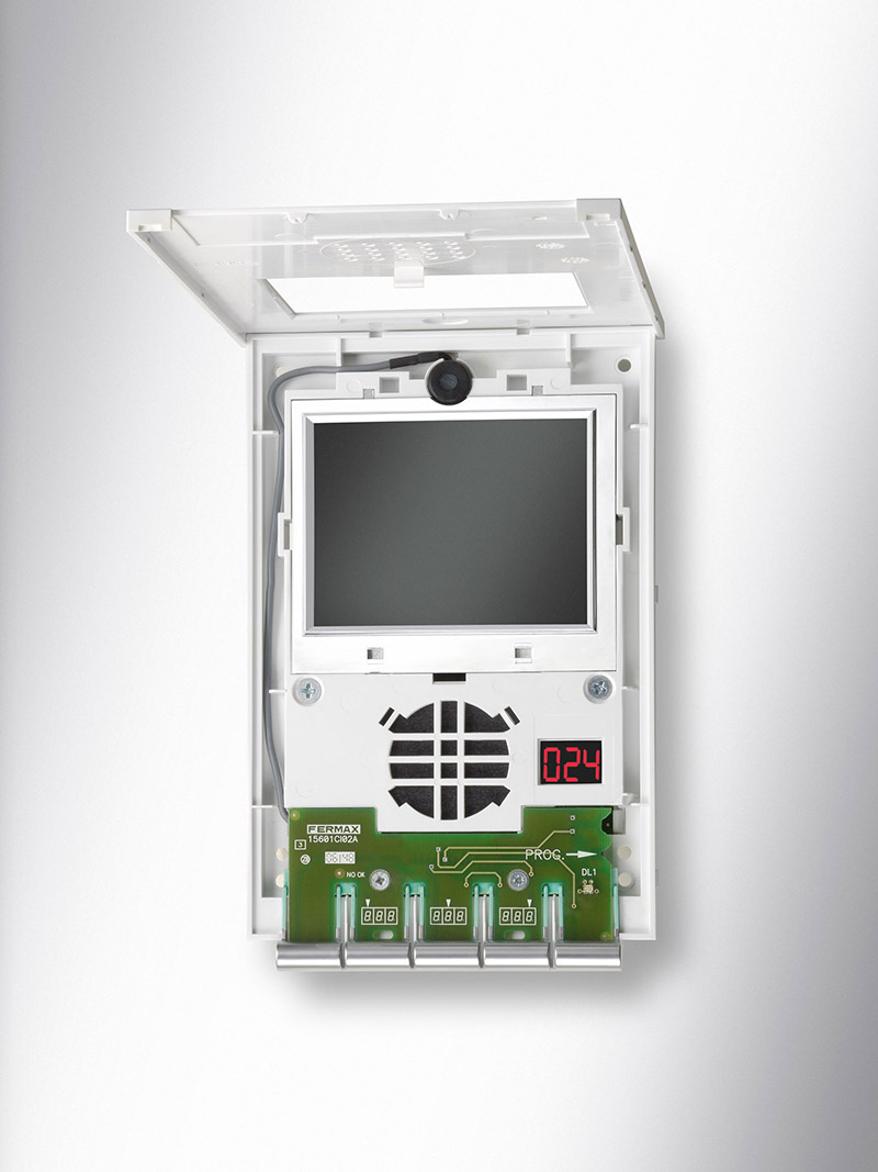 El interior del monitor iLOFT de Fermax.